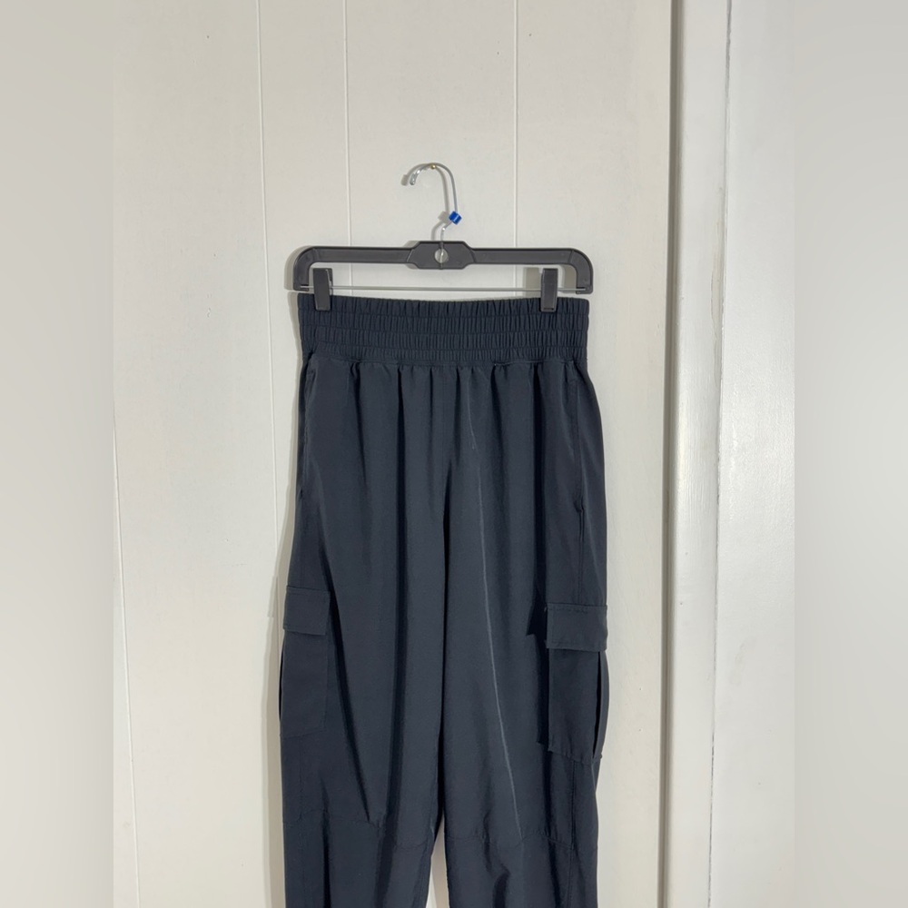 ABERCROMBIE & FITCH Ypb Motiontek Cargo Jogger - Picture 4 of 7